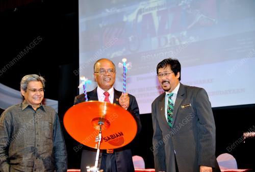 KL05_30042012_PELANCARAN