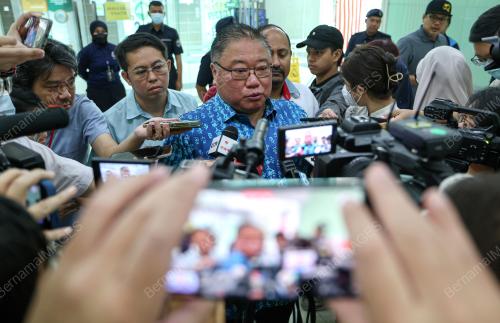 DATUK SERI TIONG KING SING