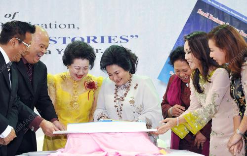DATIN SERI ROSMAH MANSOR