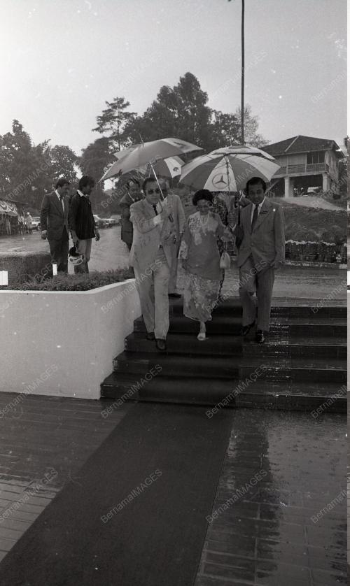 DR. MAHATHIR MOHAMAD