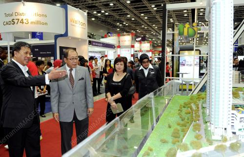 KL05_30112012_PAMERAN_STAR