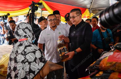 DATUK SERI SALAHUDDIN AYUB