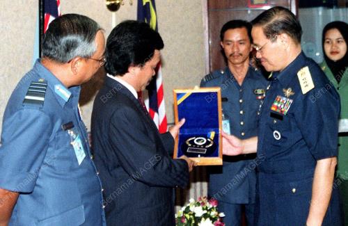 KL06-06_02_2001_AIR_FORCE_19012016