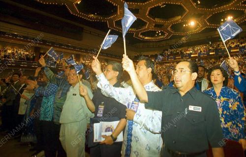 DR MAHATHIR MOHAMAD