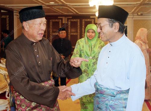 KL06-08_12_2000_AGONG-MAHATHIR_15012016