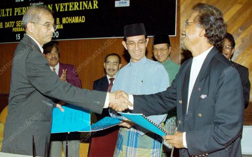 KL06-15_12_2000_MoU_UPM_15012016