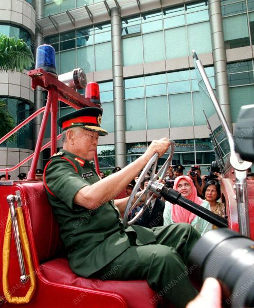 ROSLI AWANG