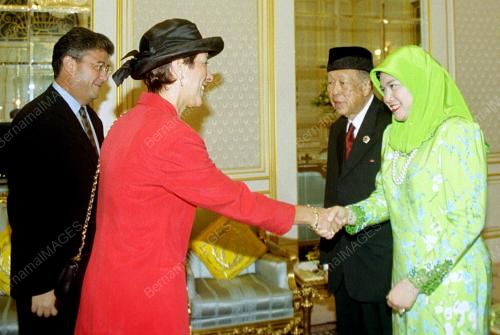 KL06-25_06_2001_AGONG-DUTA_27012016