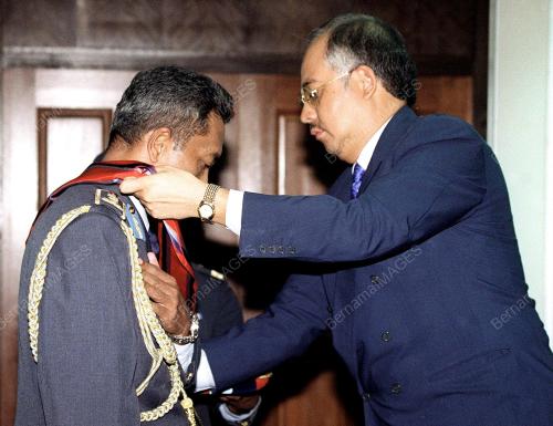 KL06-25_10_2000_NAJIB-PGAT_14012016