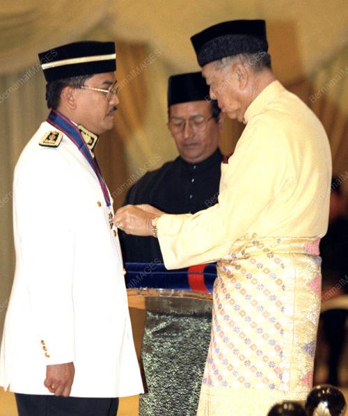 KL06-27_06_2000_AGONG_PINGAT_08012016