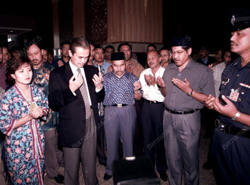 KL06-30_09_2000_PAK_LAH_ARRIVAL_13012016