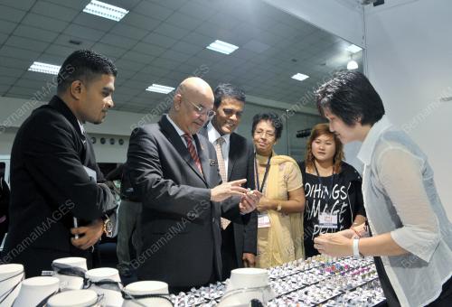 DATUK MAGLIN DENNIS D'CRUZ