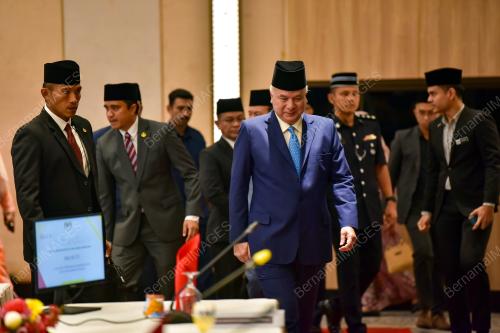 SULTAN PERAK SULTAN NAZRIN SHAH