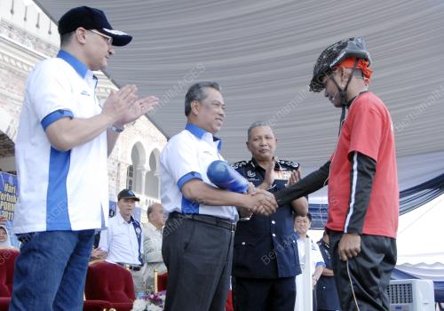 TAN SRI MUHYIDDIN YASSIN