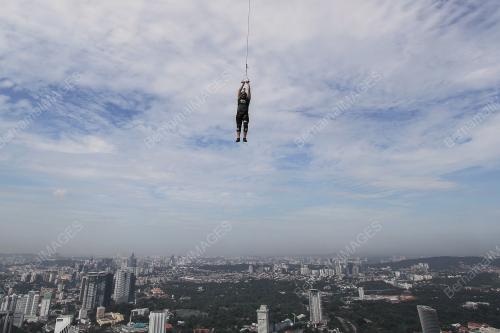 KL06_01102016_BASE_JUMP