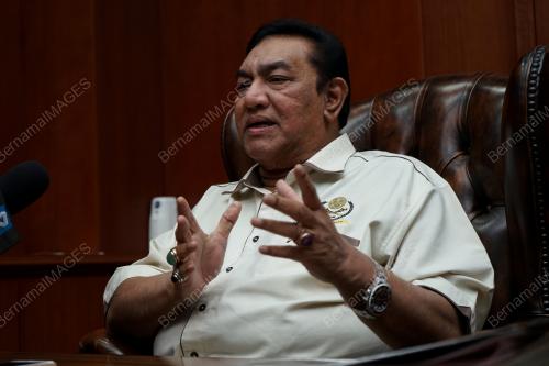 DATUK SERI AHMAD ISMAIL