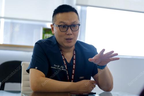 DR LUI KEN-YI