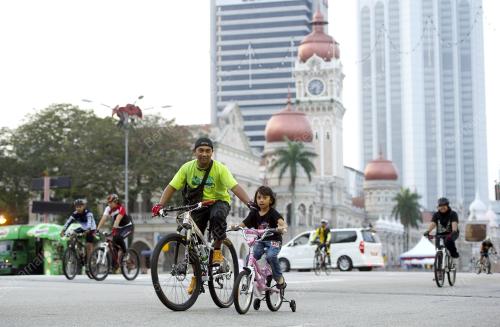 KL06_02022014_CAR_FREE