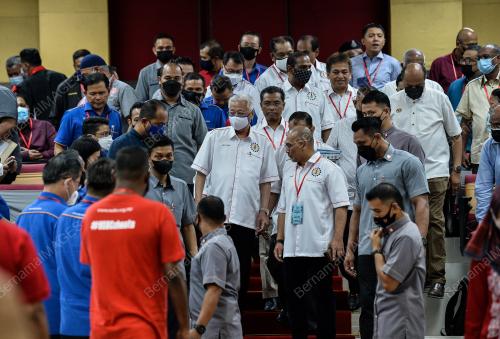 DATUK SERI ISMAIL SABRI YAAKOB
