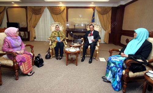 ABU ZAHAR UJANG