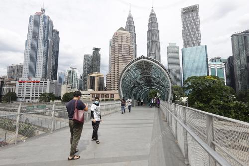 TINJAUAN PEMAKAIAN PELITUP SEPARUH MUKA