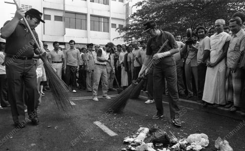 MAHATHIR MOHAMAD