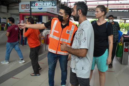 'TROOPERS' PRASARANA BANTU PENUMPANG