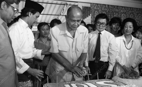 KL06_03032015_TUNKU_TERIMA_CEK