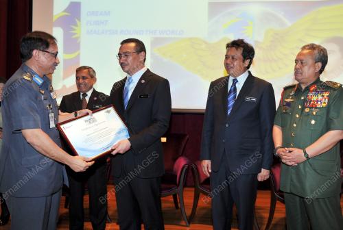 KL06_03072013_MINDEF