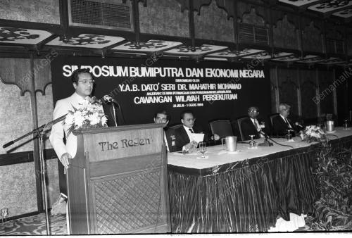 KL06_03092015_EKONOMI_NEGARA