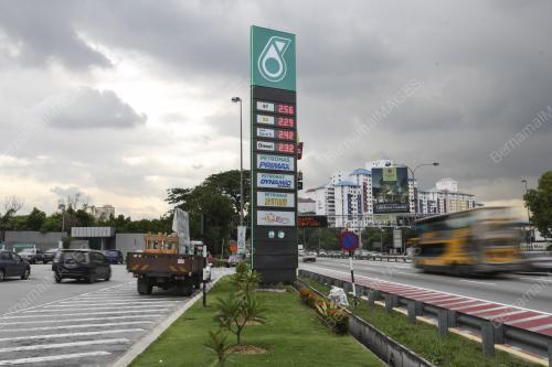 KL06_04012018_HARGA_MINYAK