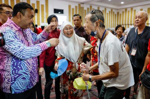 DATUK SERI DR WAN AZIZAH WAN ISMAIL