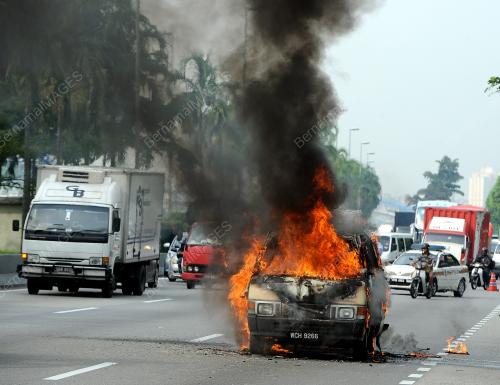 KL06_04042013_TERBAKAR