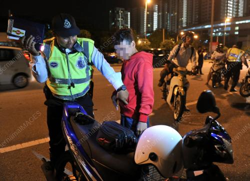 KL06_04042015_POLIS