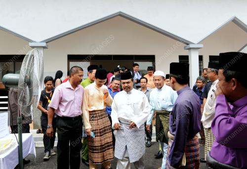KL06_04052012_JAMIL_SURAU