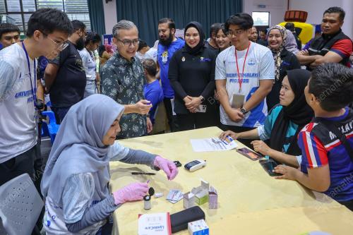 DATUK FAHMI FADZIL