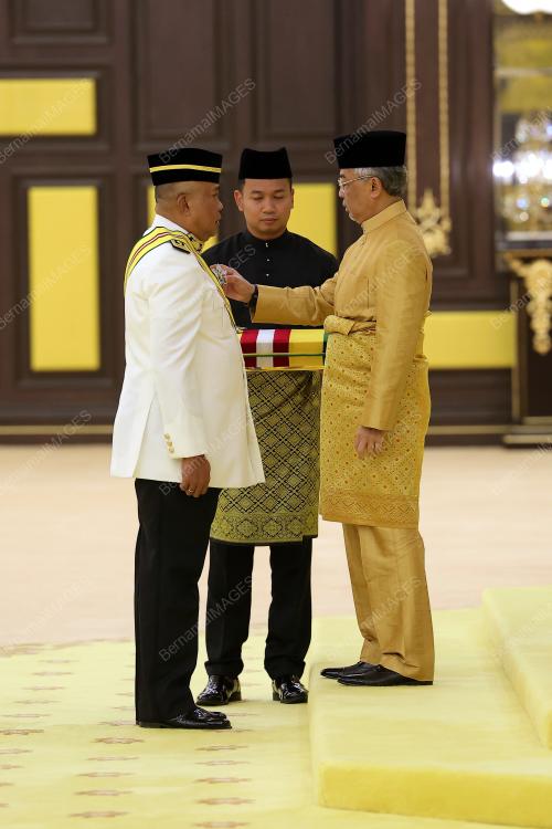 AL-SULTAN ABDULLAH RI'AYATUDDIN AL-MUSTAFA BILLAH SHAH