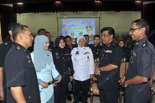 KL06_04112015_POLIS_APC