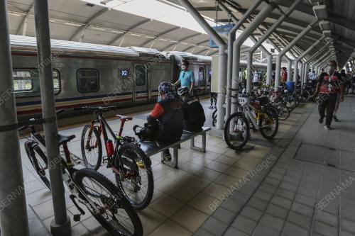 KTMB TAWAR PERKHIDMATAN TREN SEWA KHAS BAWA BASIKAL