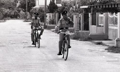 ANGGOTA POLIS