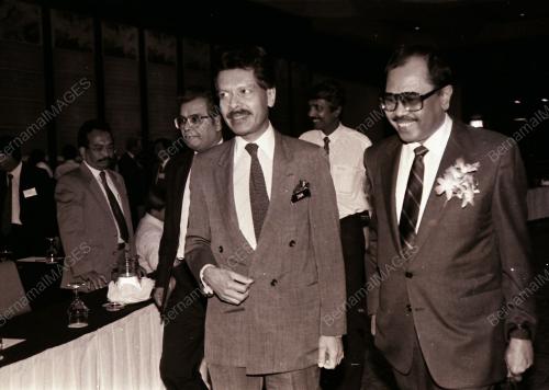 TAN SRI ZAIN AZRAAI ZAINAL ABIDIN