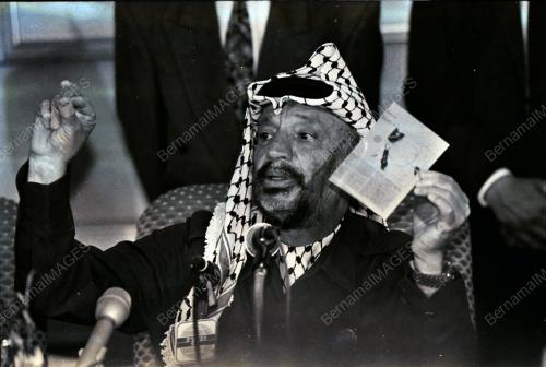 SIDANG AKHBAR YASSER ARAFAT