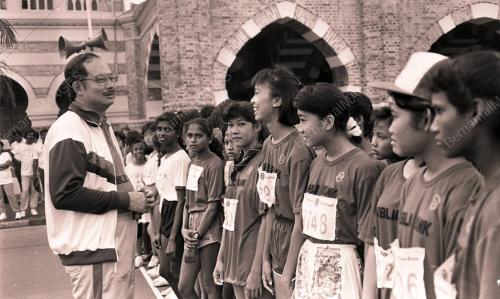 KL06_060590_LARIAN