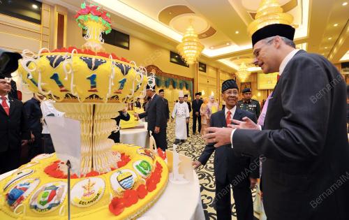 KL06_06062014_AGONG
