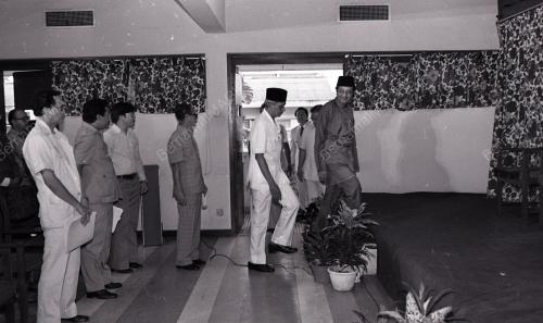 DR. MAHATHIR MOHAMAD
