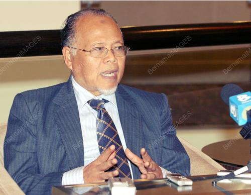 DATUK MOHD NAKHAEI AHMAD
