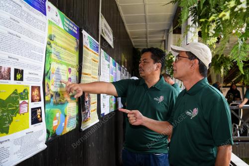 PROF DR MOHD NAZIP SURATMAN