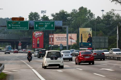 TINJAUAN PLAZA TOL SUNGAI BESI