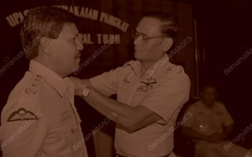 KL06_070590_PENGANUGERAHAN
