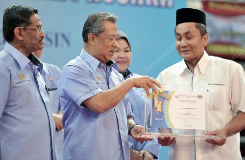 TAN SRI MUHYIDDIN YASSIN